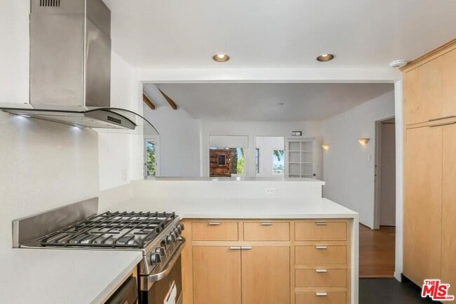 Photo - 2431 N Gower St
