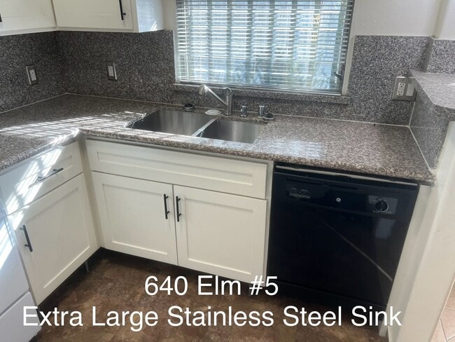 Photo - Walk to Downtown & Beach!! Unit 5