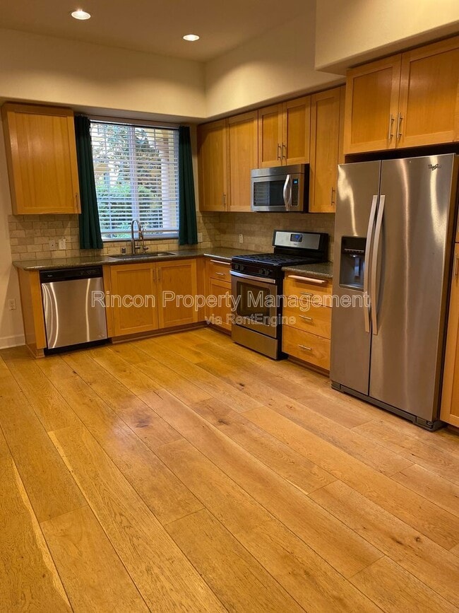 Building Photo - 130 N Garden St Unit 1107