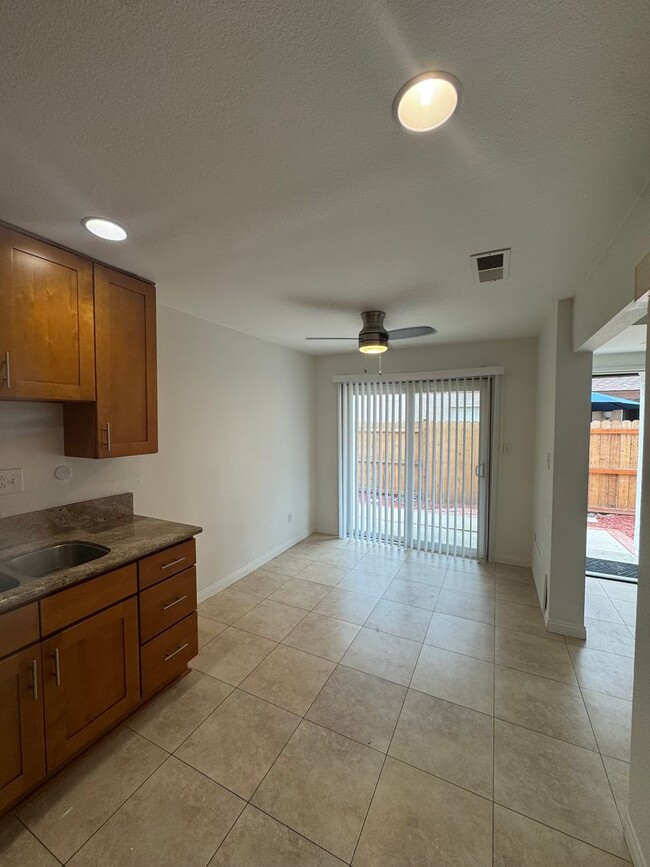 Photo - 2210-2212 E Avalon Ave Unit 2212
