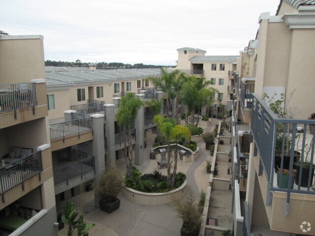 Building Photo - Adorable 1BR Condo in Carmel Valley with W... Unit 424