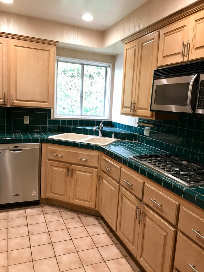 Photo - 1033 Euclid St Unit 7