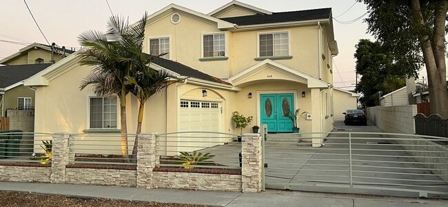 Photo - 4318 W 133rd St Townhome