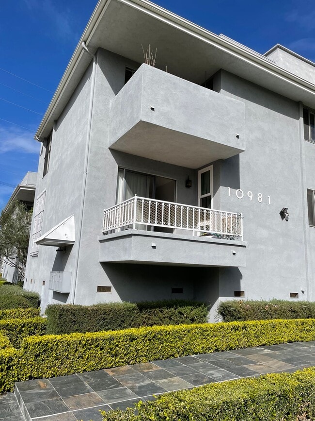 Photo - LUXURY LIVING AT AN AFFORDABLE PRICE