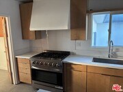 Photo - 366 1/2 E Hillsdale St