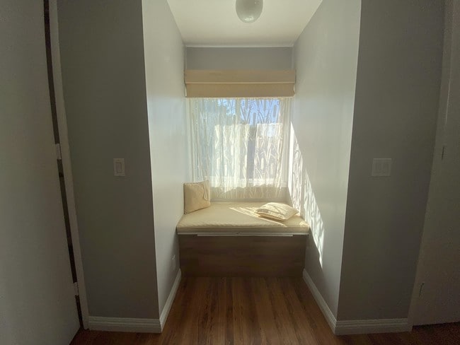 Photo - 5208 Wilkinson Ave Unit 4