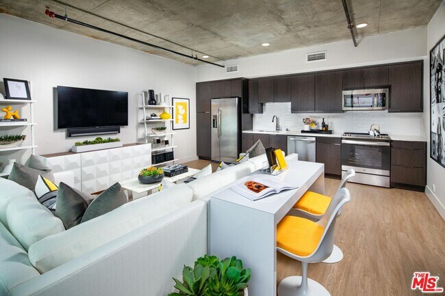 Photo - 1101 N Main St Unit A322