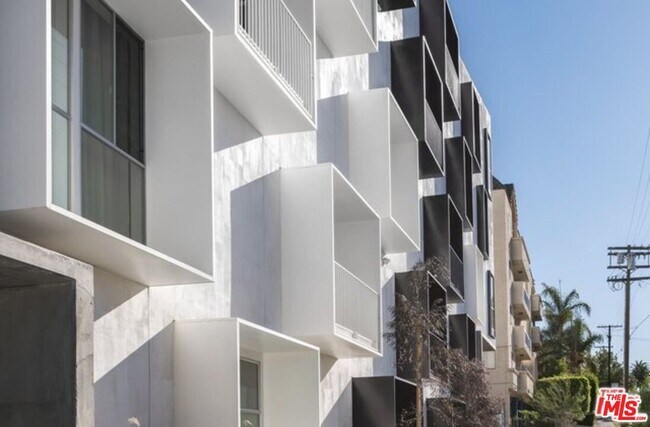 Building Photo - 1038 S Mariposa Ave Unit 308