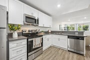 1BR, 1BA - 800SF - Kitchen - The Reserve at Warner Center