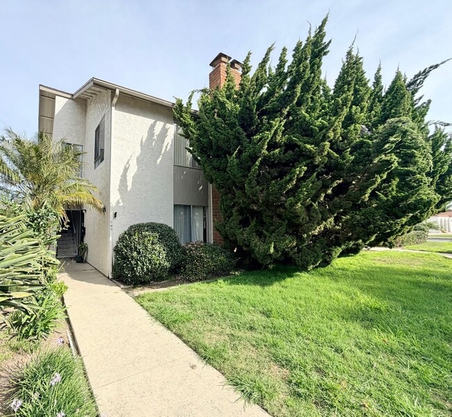 Building Photo - 711 Ivywood Dr Unit 1