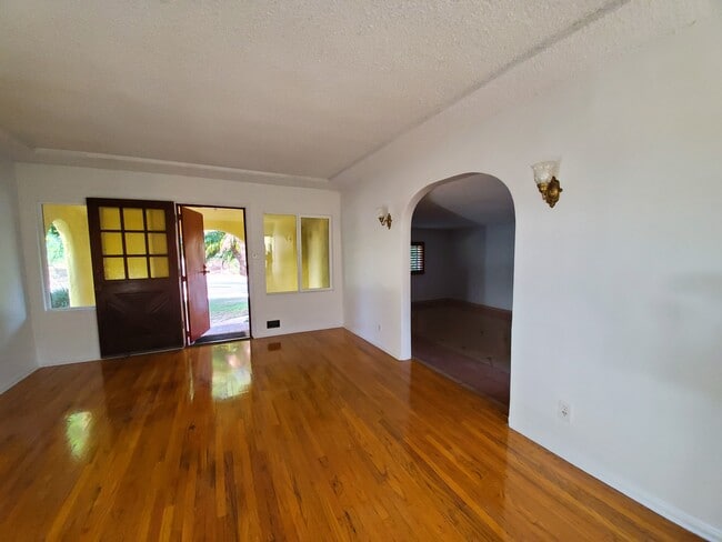 Photo - 2937 Virginia Ave Unit House