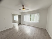 Photo - 240 S Reeves Dr Unit C