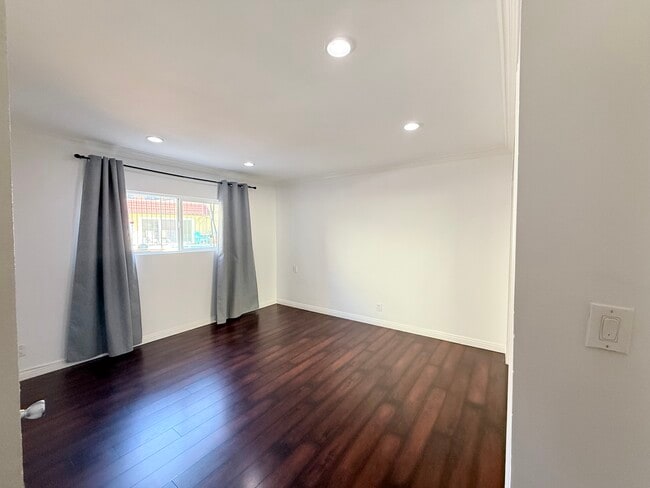 Photo - 5651 Windsor Way Unit 105