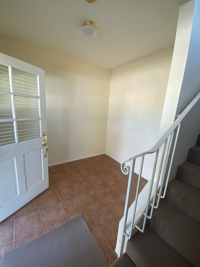 Photo - Santa Barbara - Cute two bedroom, one bath upstairs home near Cottage Hospital.