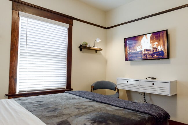 Photo - 3034 Beech St Unit South Park Petite Studio