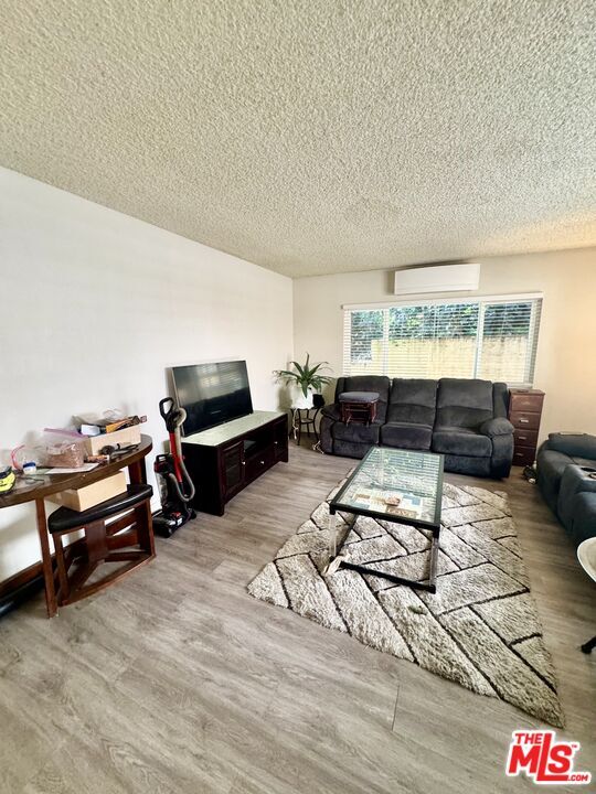 Photo - 755 W 30th St Unit 7