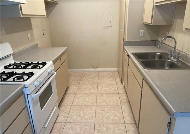 Photo - 16626 Shenandoah Ave Unit 3