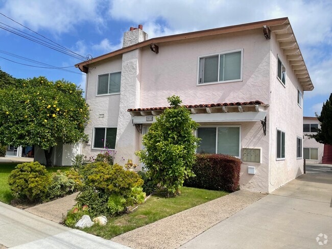 Building Photo - 2015 Plant Ave Rental