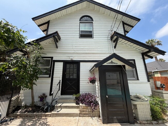 Building Photo - 4373 12th St Unit Suite B