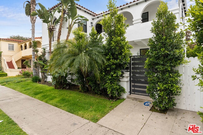 Photo - 8472 Oakwood Ave
