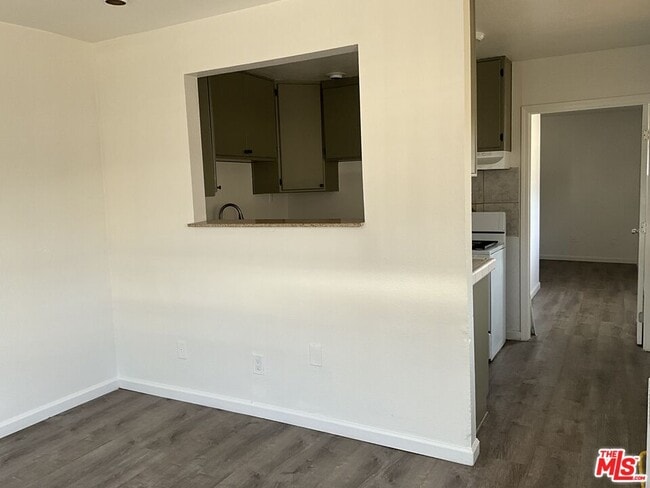 Photo - 1324 N Mt Vernon Ave