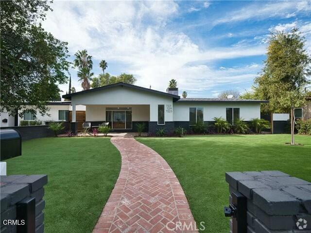Building Photo - 7221 Fallbrook Ave Rental