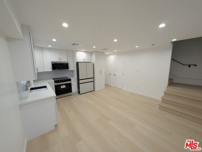 Photo - 10623 Stanwin Ave