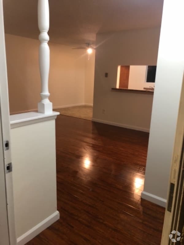 Building Photo - 8659 Chestnut Ave Rental