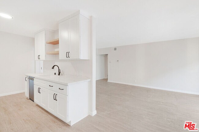 Photo - 1750 Camino Palmero St Unit 538