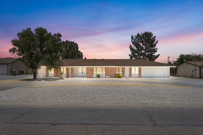 Building Photo - 15262 El Centro Rd