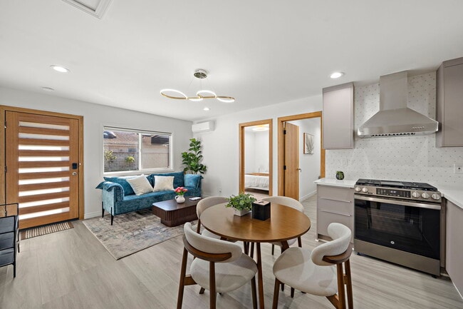 Photo - 5595 Heil Ave