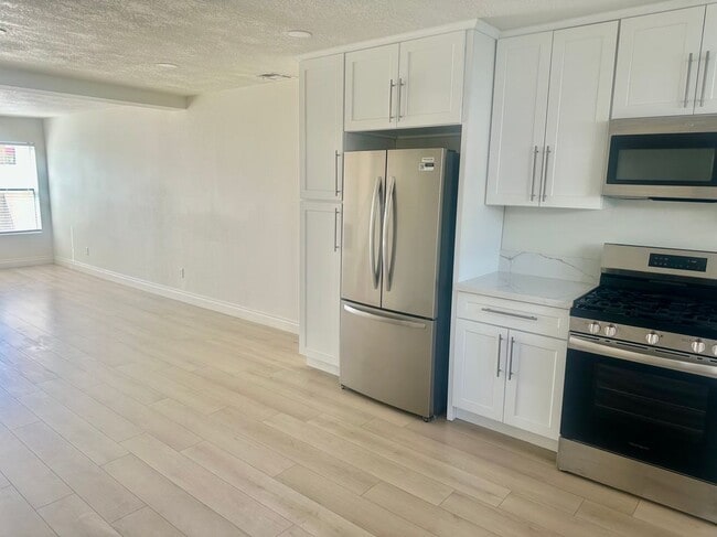 Photo - 2731 Erringer Rd