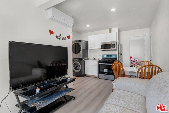 Building Photo - 7703 Baird Ave