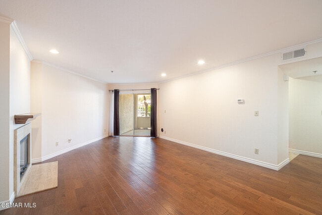 Photo - 5744 Oak Bend Ln