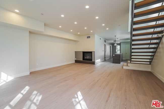 Photo - 1250 N Harper Ave Unit 305