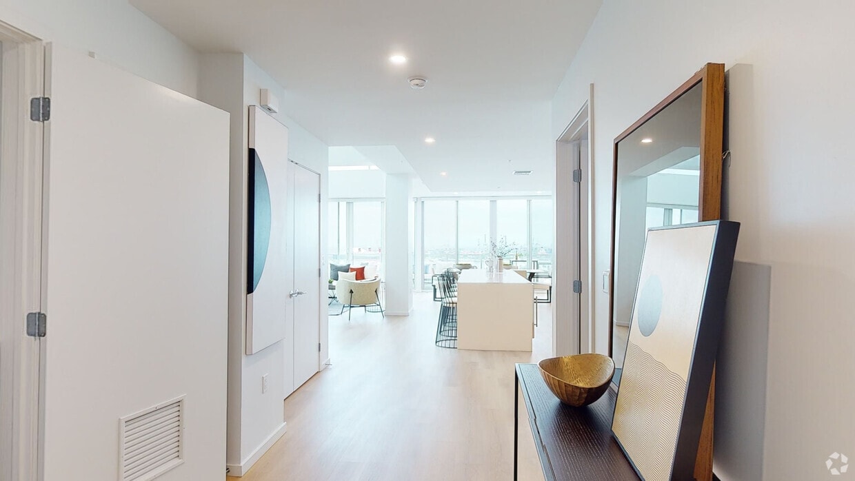 3D Tour - 200 West Ocean