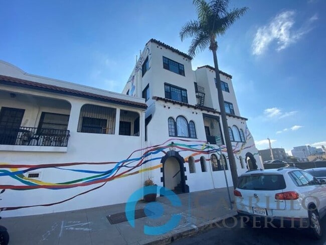 Building Photo - 2241 Fourth Ave Unit #103