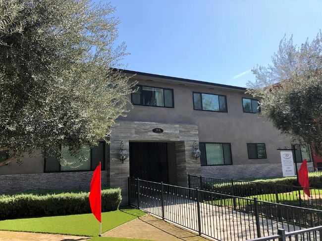 Building Photo - 1824 N Gramercy Pl