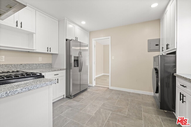 Photo - 717 W 75th St Unit 717