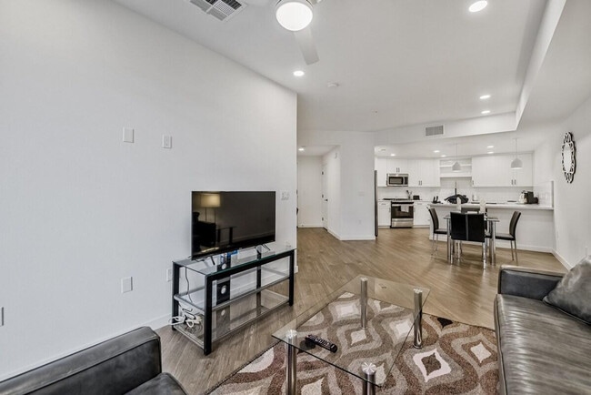 Photo - 375 Camino De La Reina Unit ID1221055P