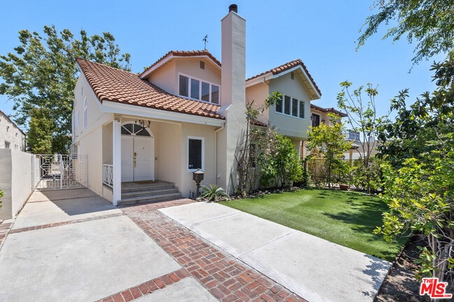 Building Photo - 244 S Almont Dr