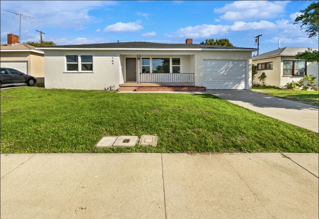 Building Photo - 704 Mountain Ave