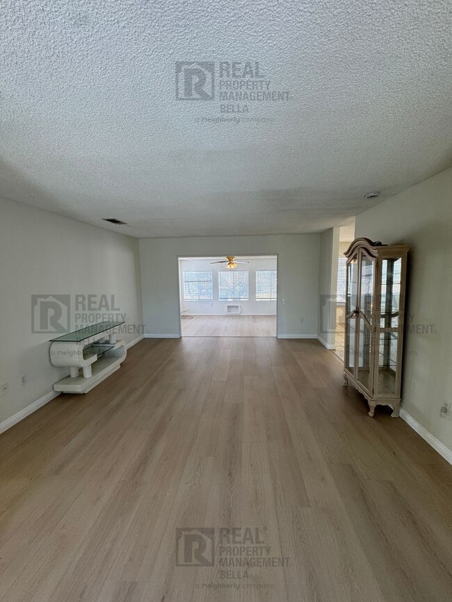 Photo - 55+ Community Gem: Open Floor Plan, Large Backyard & Clubhouse Amenities