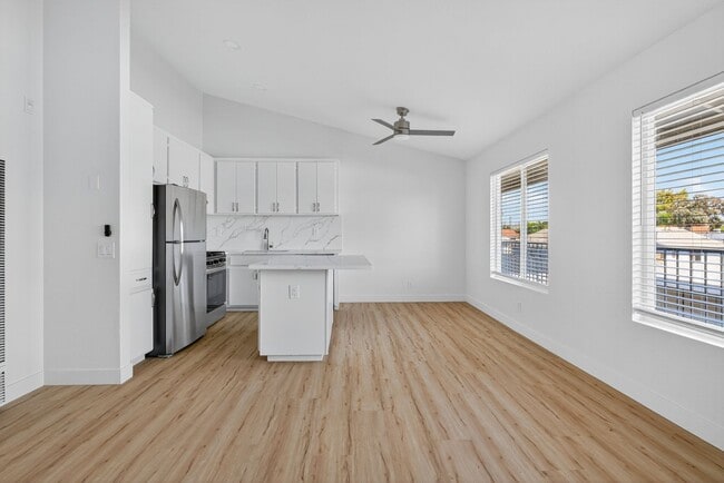 Photo - 1066 Coronado Ave Unit 302