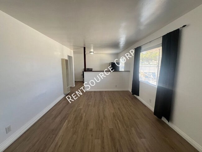 Photo - 1360 1/2 Nancy St-