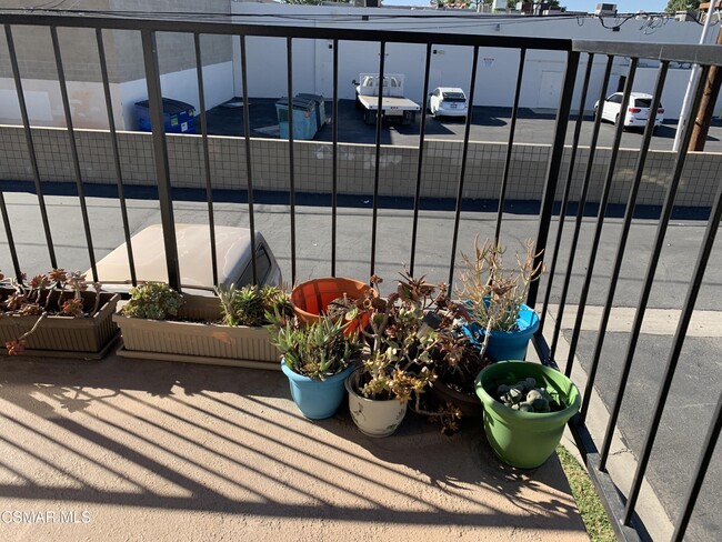 Photo - 2033 Calle La Sombra