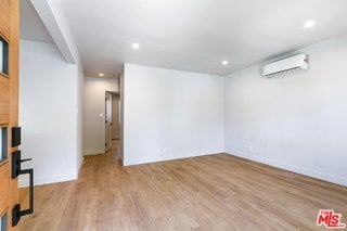 Photo - 10420 Regent St