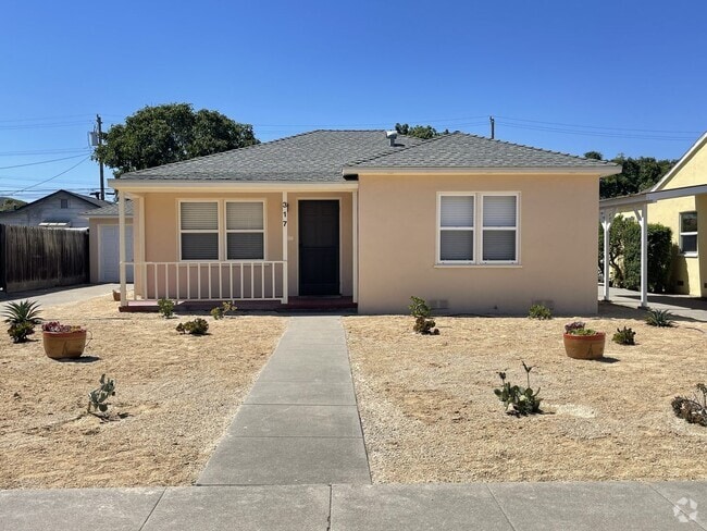 Building Photo - Charming Southside Home on Huge Lot!