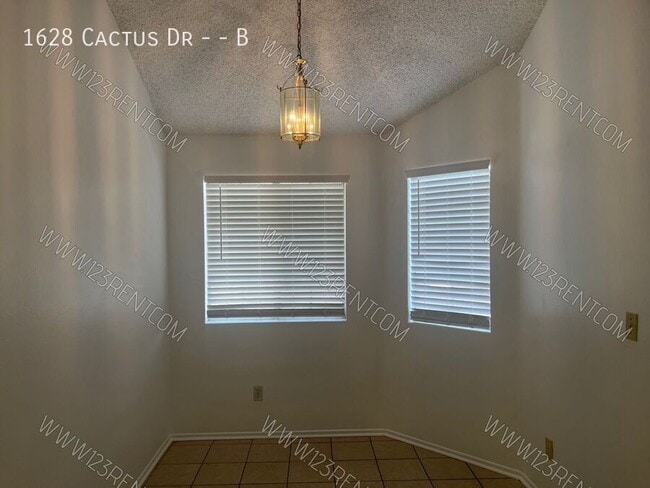Photo - 1628 Cactus Dr Unit B