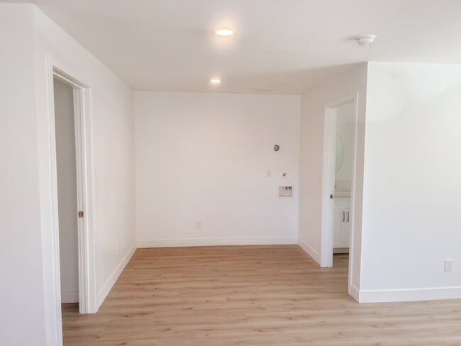 Photo - 3824 W 104th St